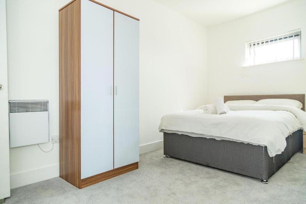 Serviced Apartment In Liverpool City Centre - Free Parking - Balcony - By Happy Days Extérieur photo