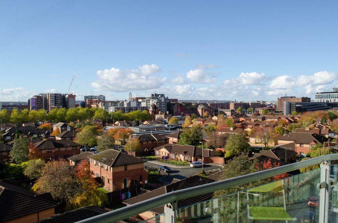 Serviced Apartment In Liverpool City Centre - Free Parking - Balcony - By Happy Days Extérieur photo