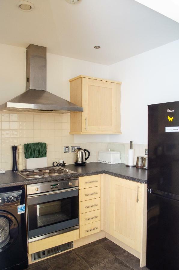Serviced Apartment In Liverpool City Centre - Free Parking - Balcony - By Happy Days Extérieur photo
